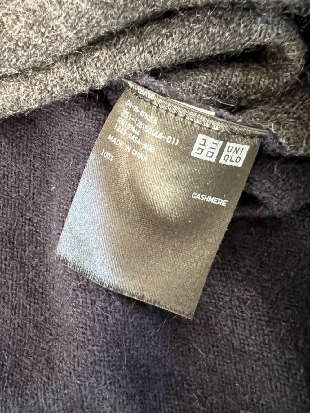 Uniqlo Cashmere Sweater Women Medium Gray Navy Crew Neck Long Sleeve Two Tone - Picture 2 of 4